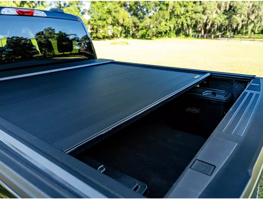 ROLL-N-LOCK E-SERIES XT TONNEAU COVER