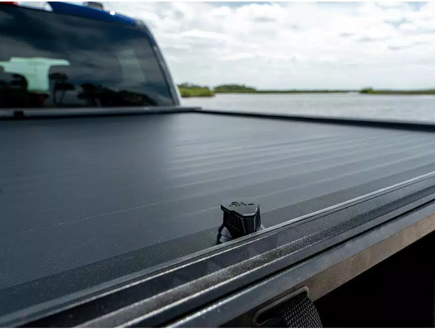 ROLL-N-LOCK A-SERIES XT TONNEAU COVER