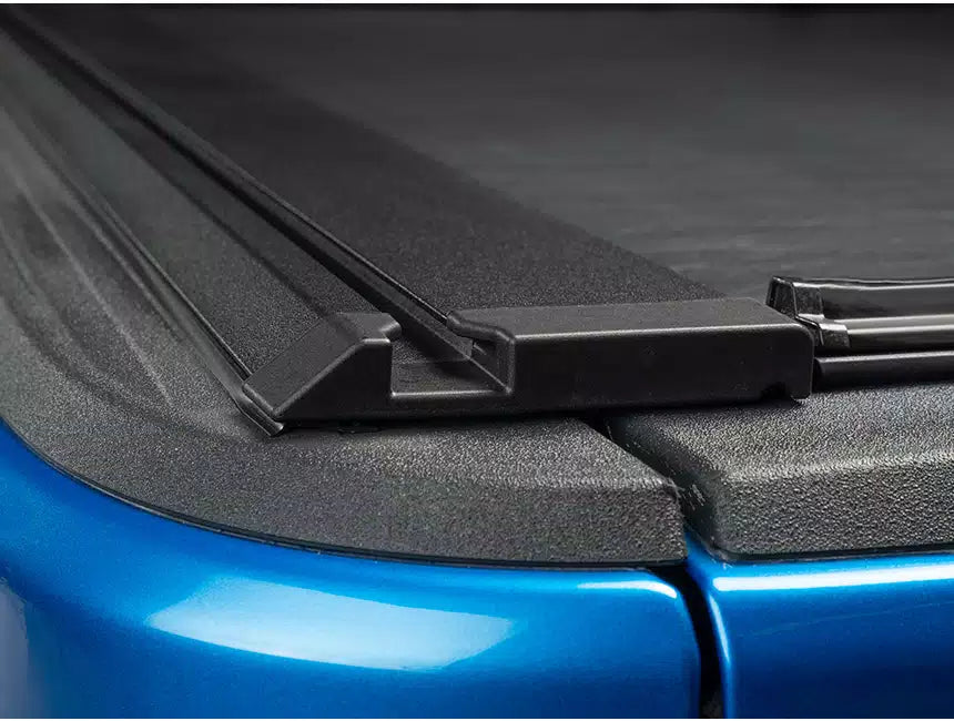 ROLL-N-LOCK M-SERIES XT TONNEAU COVER